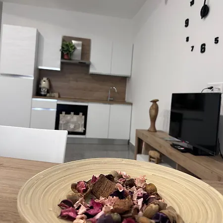 Daisy White Апартаменты *