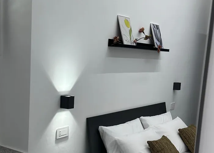 Daisy White Бернальда